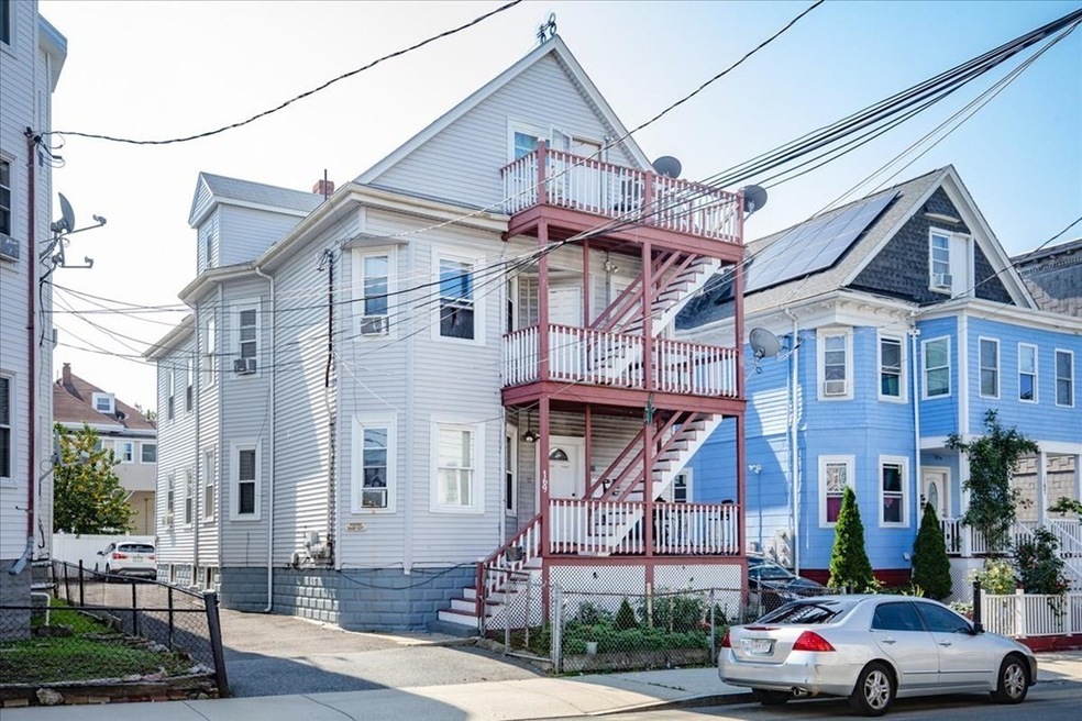 169 Hichborn St unit 2, Revere, MA 02151 - photo 1