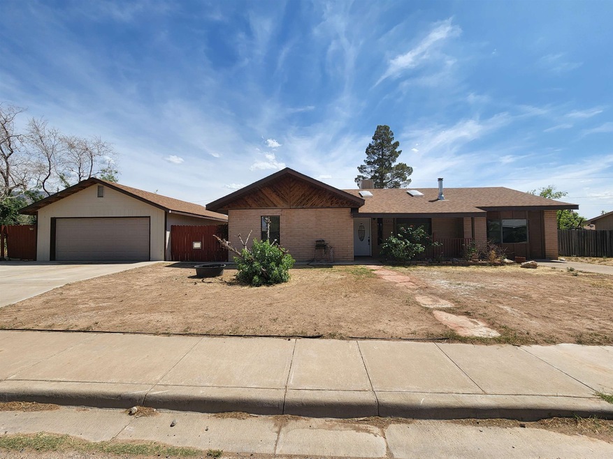 820 Magnolia St, Alamogordo, NM 88310 - photo 1