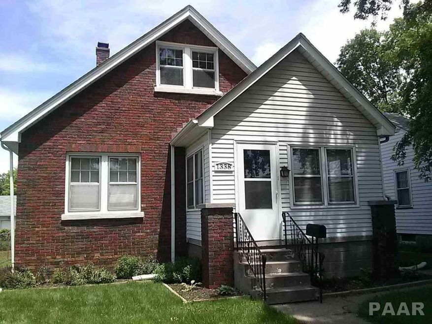 1338 W Pleasant St, Davenport, IA 52804 - photo 1