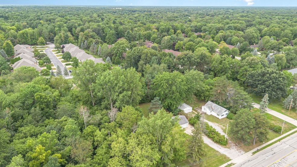 1809 W Wackerly St, Midland, MI 48640 - photo 1