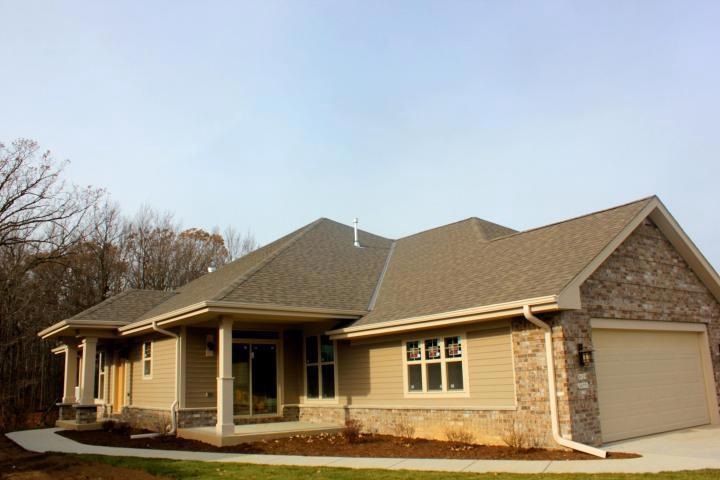 N67W12949 Northfield Cir unit 1302, Menomonee Falls, WI 53051 - photo 1