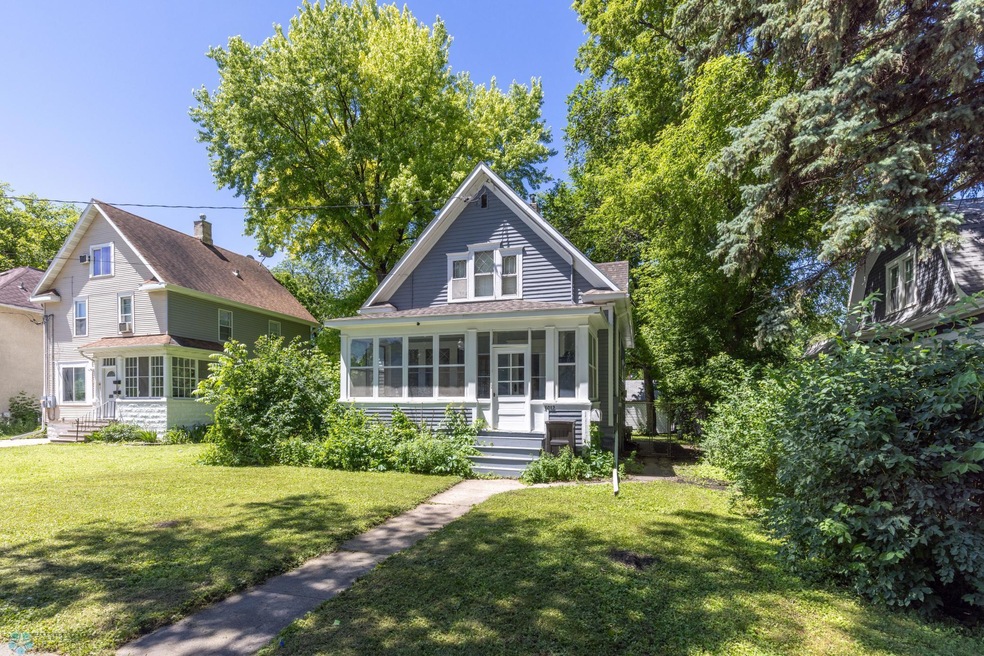 1012 10th St N Fargo-1.jpg