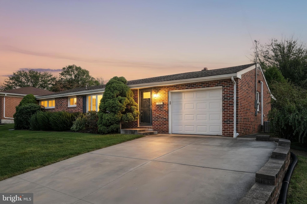 Pending $285,000 • Co-Listing Agent