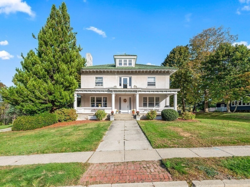 19 Kenilworth Rd, Worcester, MA 01602 - photo 1