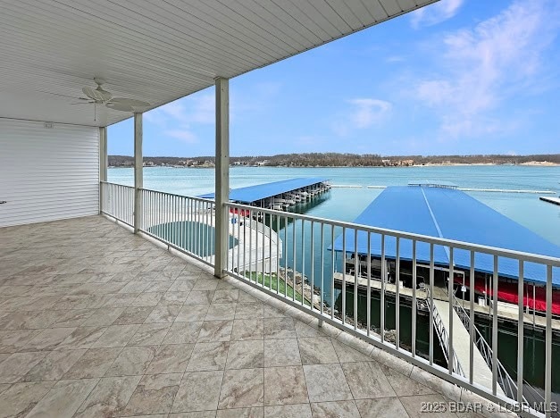 Huge Lakefront View