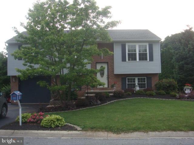 7 Blue Jay Dr, Stevens, PA 17578 - photo 1