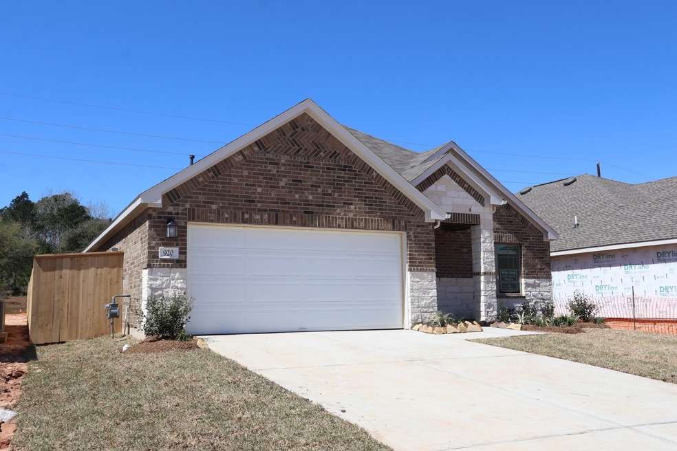 920 Pickering Oak Row, Magnolia, TX 77354 - photo 1