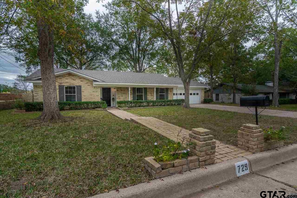 729 729 Jeffery Dr, Tyler, TX 75703 - photo 1