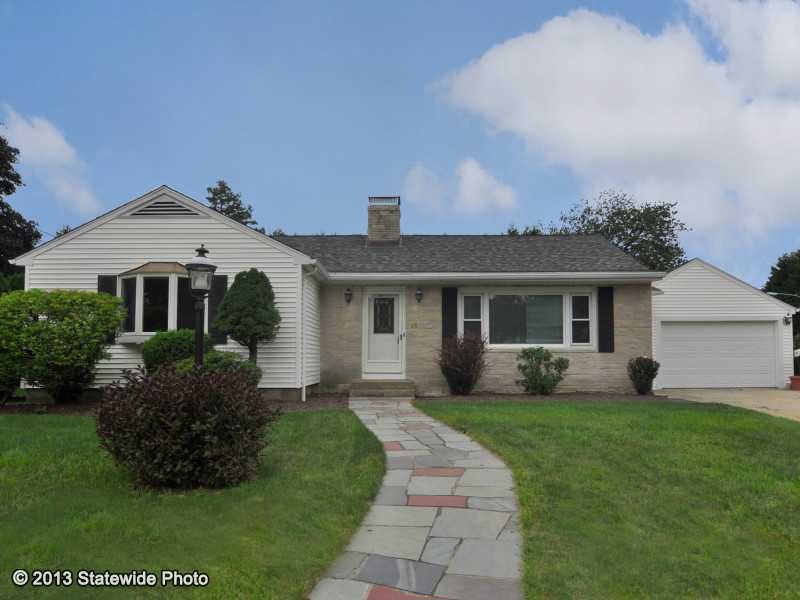 70 Firglade Dr, Cranston, RI 02920 - photo 1