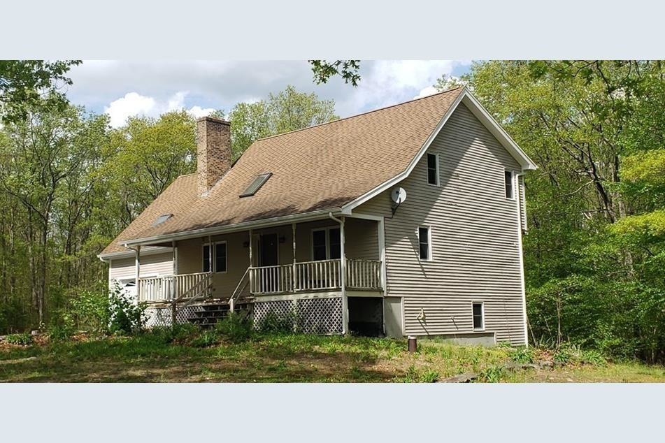 8 Longview Ave, Webster, MA 01570 - photo 1