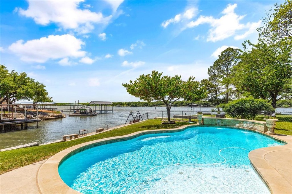 906 Thelma Dr, Granbury, TX 76049 - photo 1