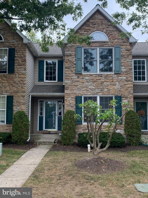 560 Doe Ct, Royersford, PA 19468 - photo 1