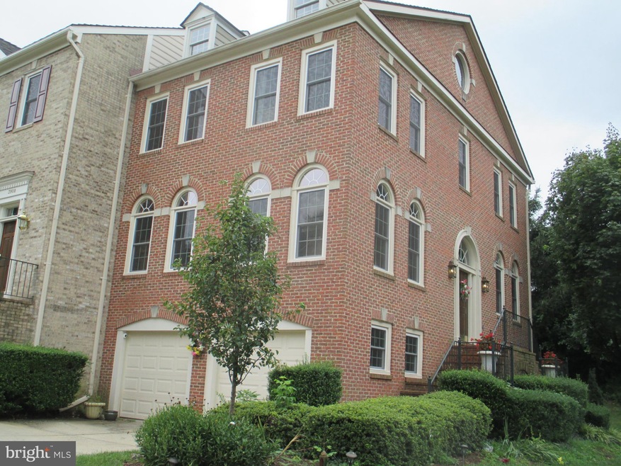 3906 Barcroft Mews Ct, Falls Church, VA 22041 - photo 1