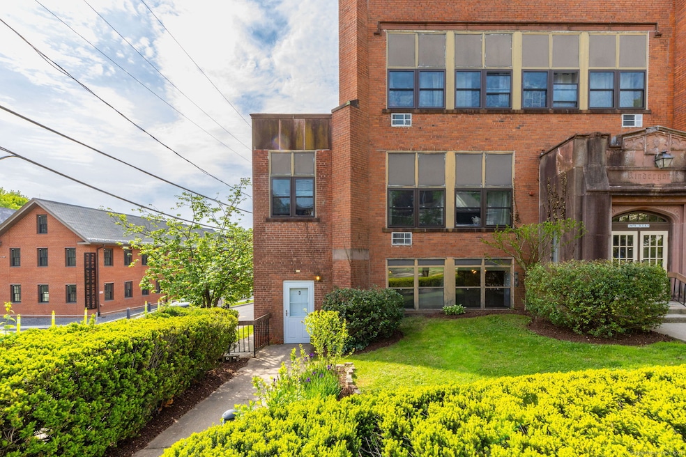 201 College St unit 3, Middletown, CT 06457 - photo 1