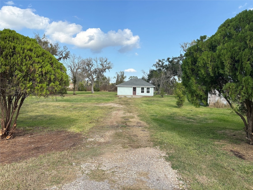 718 County Road 388, Brazoria, TX 77422 - photo 1