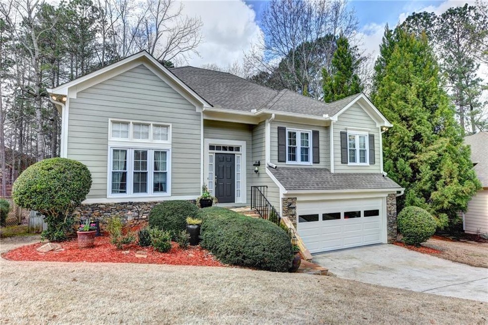 4 bedroom/3 bath split foyer home nestled in a cul