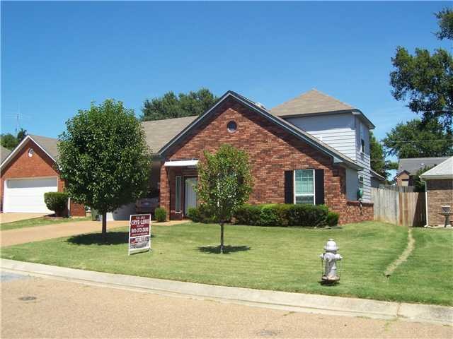 Lovely Home-Just Move In-So Much NEW!