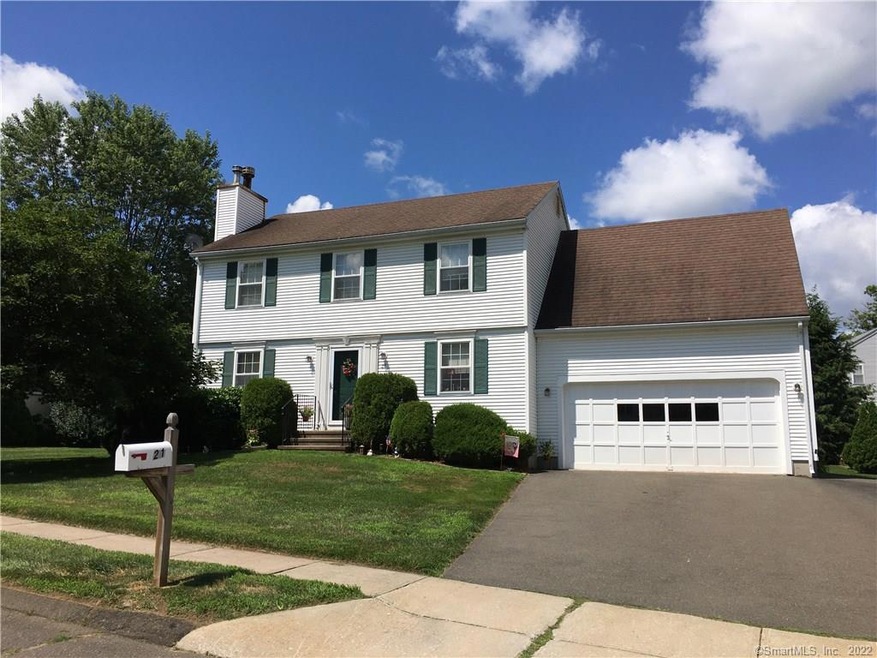 Classic colonial with maintenance free vinyl sidin