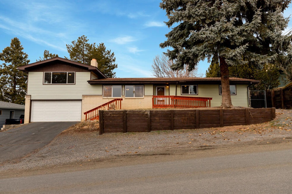 6723ShastaWay-3