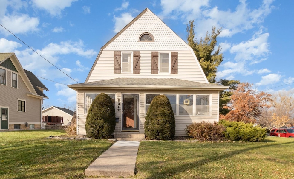 1004 College Ave, Red Wing, MN 55066 - photo 1