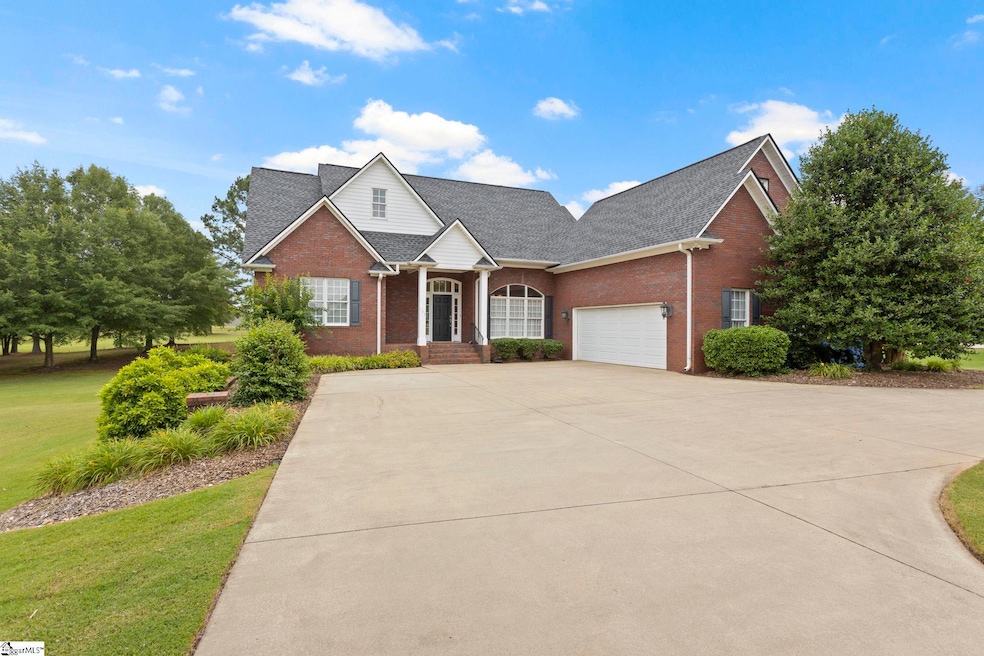 139 N Woodfin Ridge Dr, Inman, SC 29349 - photo 1