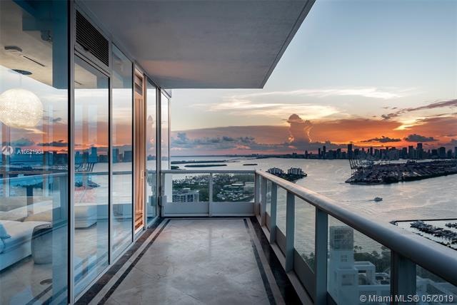Breathtaking 180 degree views of Ocean and Skyline