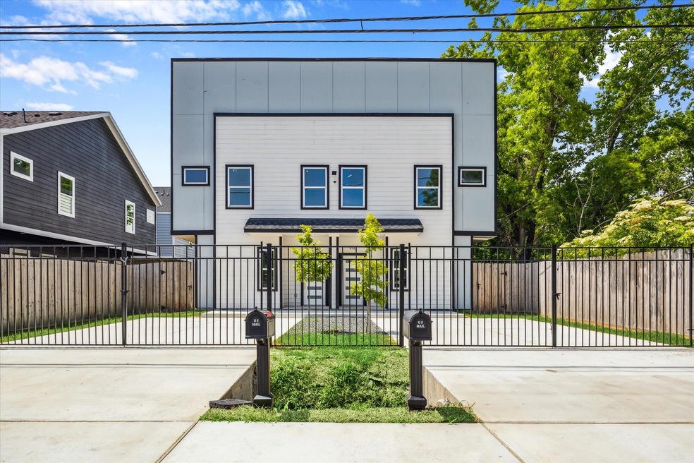 992 Marjorie St, Houston, TX 77088 - photo 1