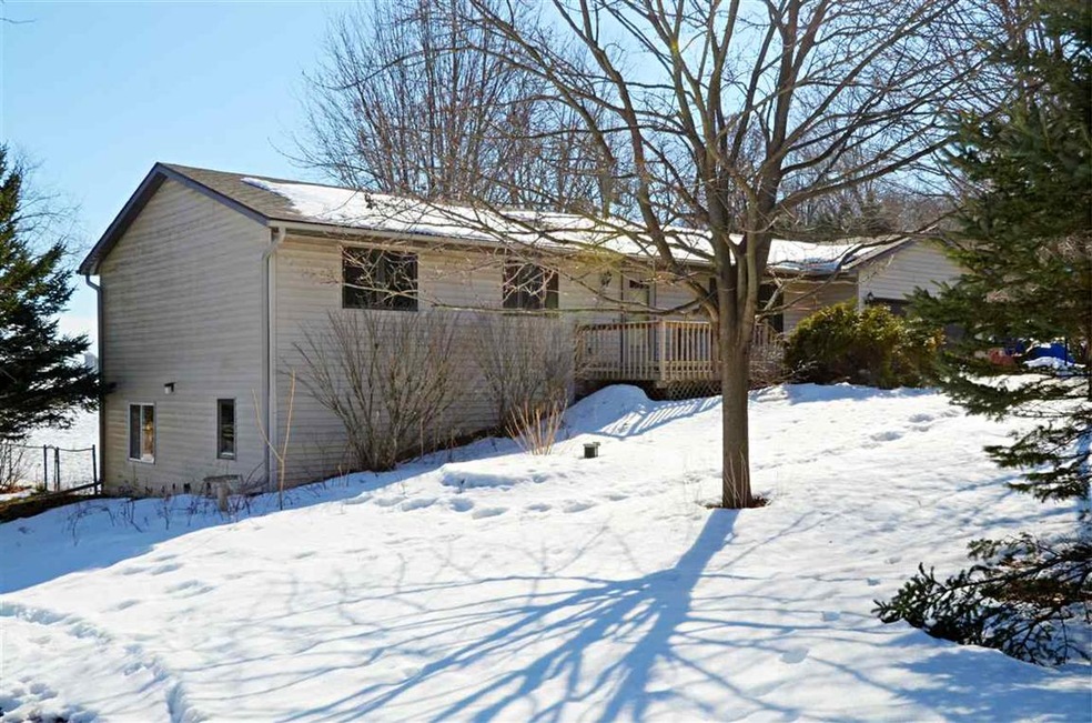 3939 Wilnor Dr, Oregon, WI 53575 - photo 1