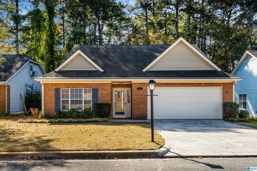 1113 Hale Cir, Center Point, AL 35215 - photo 1