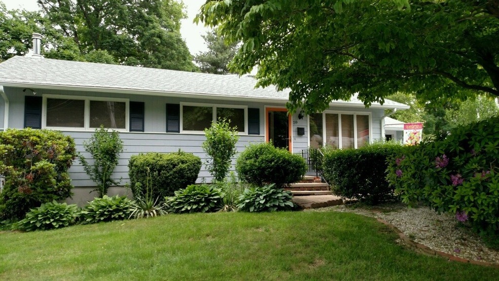 59 Rockcrest Dr, Cranston, RI 02920 - photo 1