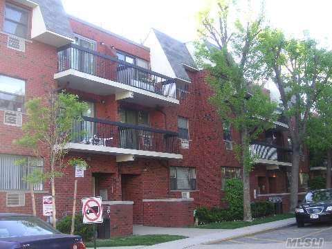 7141 Sutton Place unit 1 Flr, Fresh Meadows, NY 11365 - photo 1