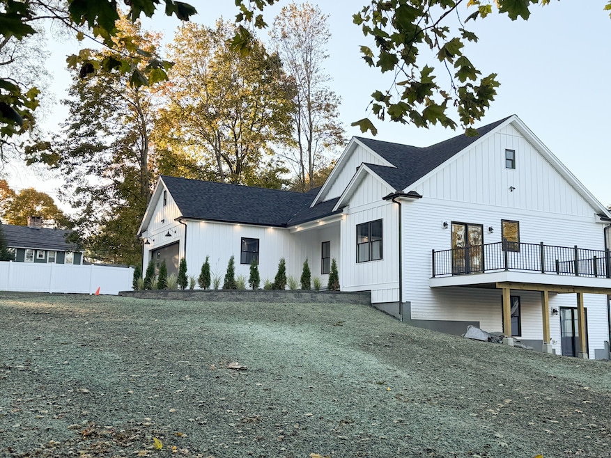 305 Lincoln St, Berlin, CT 06037 - photo 1