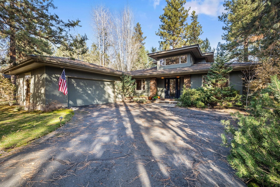 19380 Soda Springs Dr, Bend, OR 97702 - photo 1