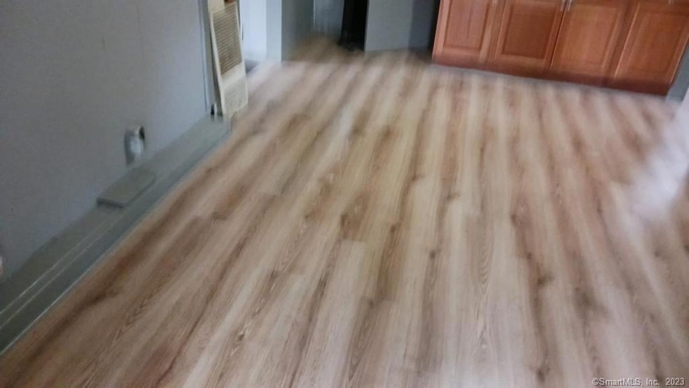 116 Taftville Occum Rd unit 2, Norwich, CT 06360 - photo 1