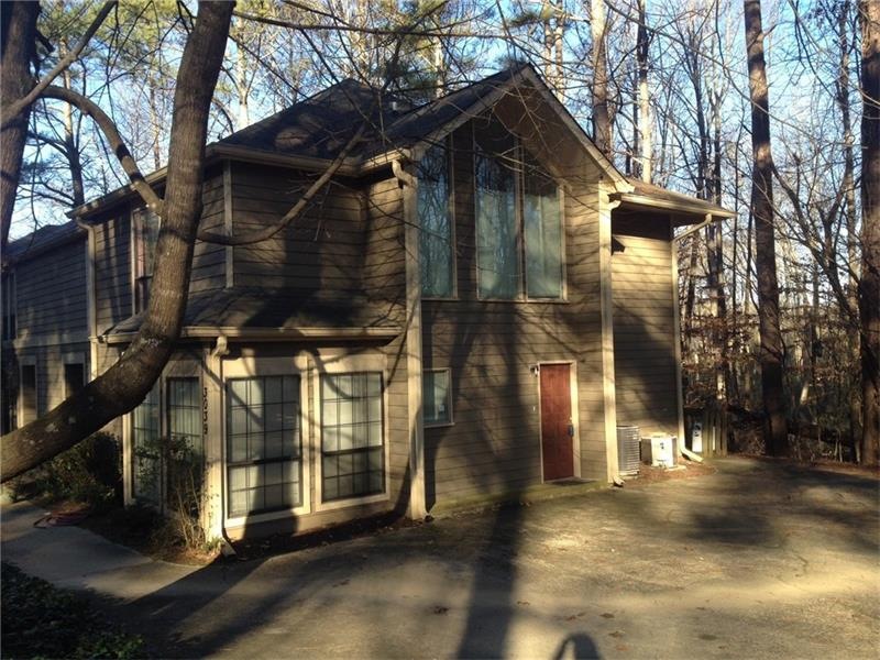Fantastic roommate floor plan and convenient to hi