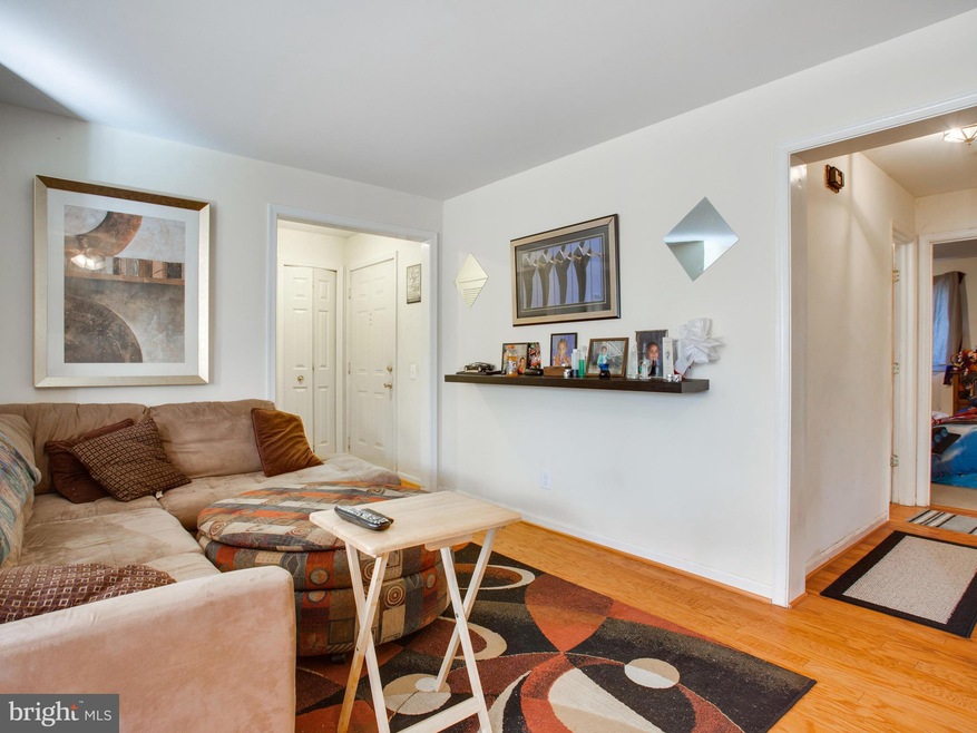 9266 Cardinal Forest Ln unit 101, Lorton, VA 22079 - photo 1