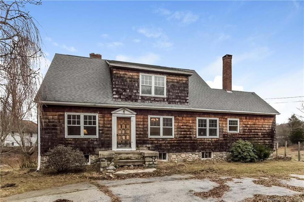 Gorgeous farmhouse Cape with cedar shake shingle e
