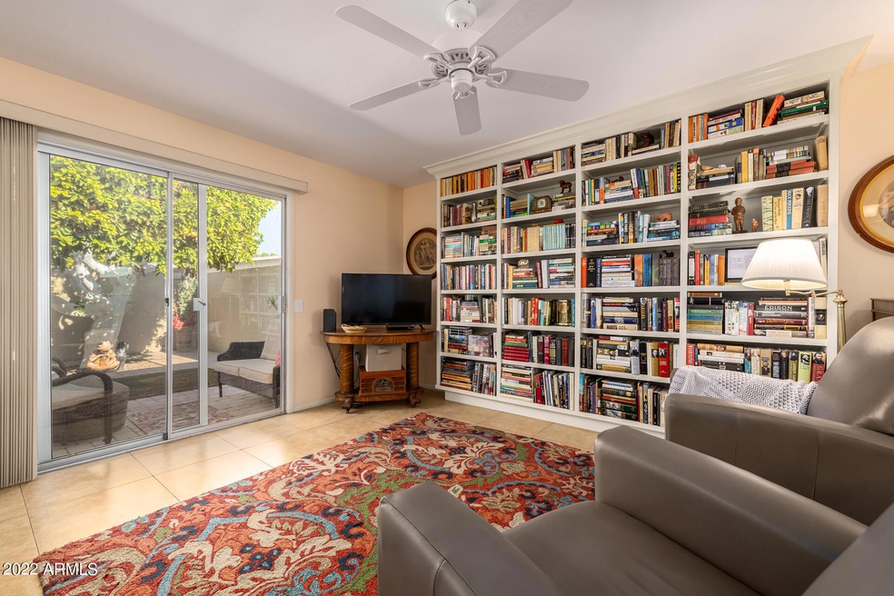 10746 W Santa fe Dr, Sun City, AZ 85351 - photo 1