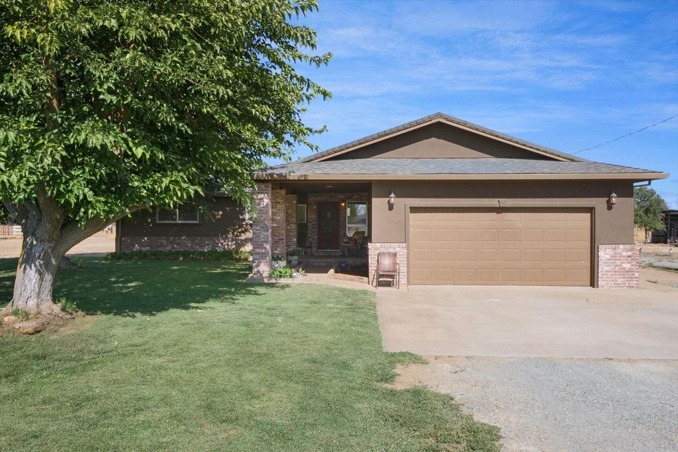 25010 N Watkinson Rd, Acampo, CA 95220 - photo 1