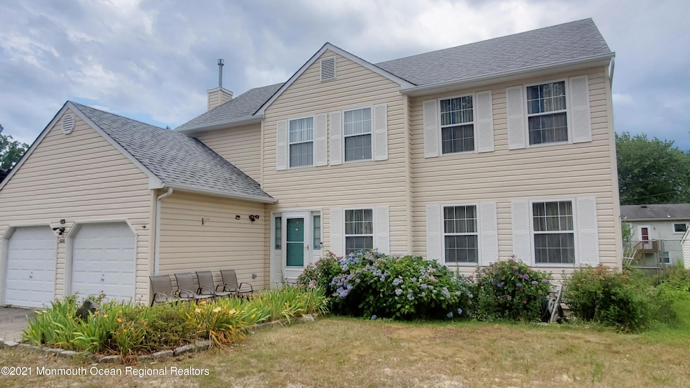 628 Loxley Dr, Toms River, NJ 08753 - photo 1