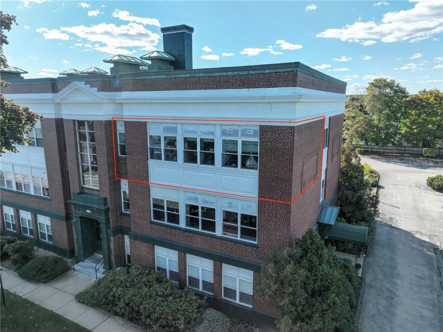 140 High St unit 310, Westerly, RI 02891 - photo 1