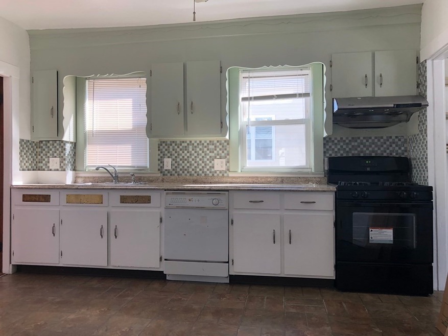 903 Hancock St unit 2, Quincy, MA 02170 - photo 1