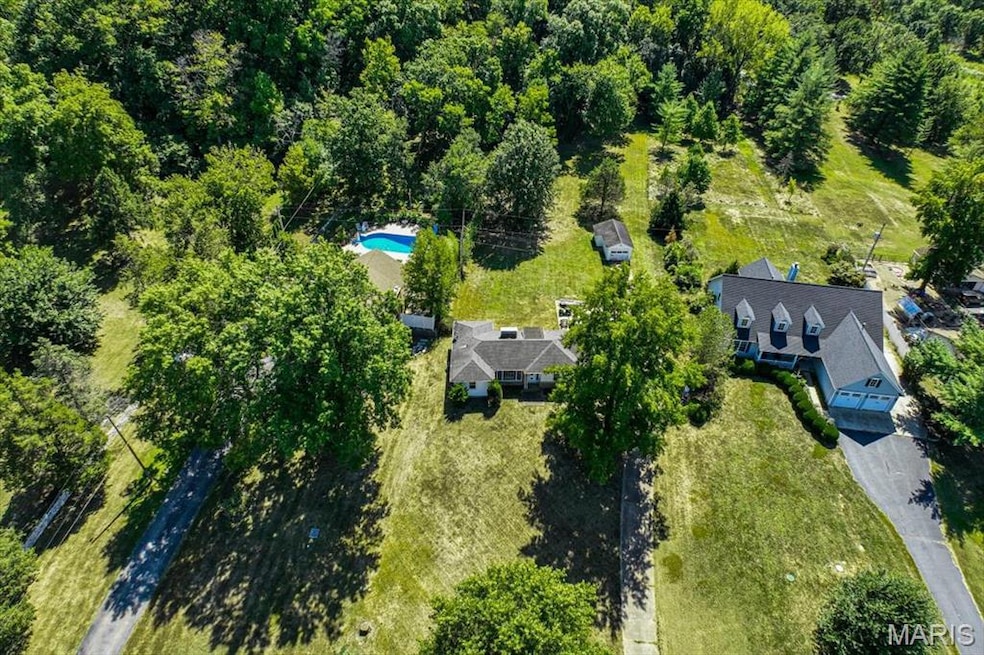 13310 W Watson Rd, Saint Louis, MO 63127 - photo 1