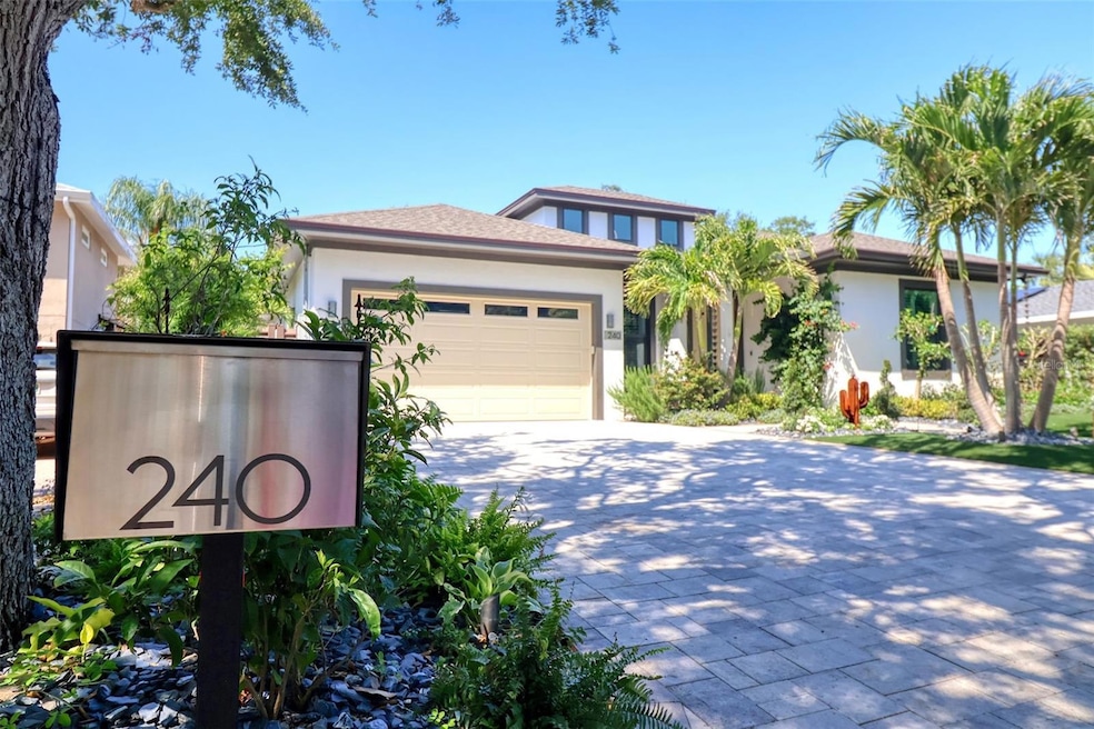 240 Grove Cir N, Dunedin, FL 34698 - photo 1