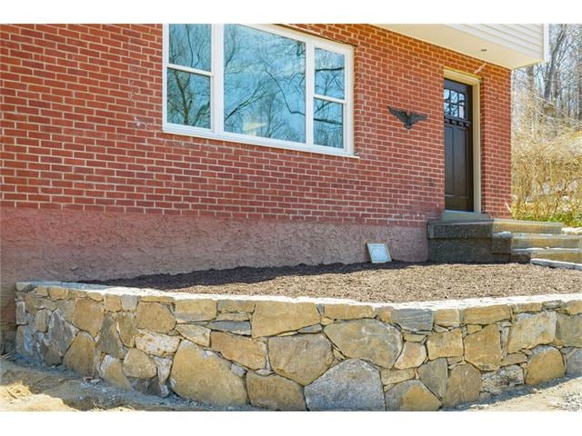 19 Albion Rd, New Fairfield, CT 06812 - photo 1