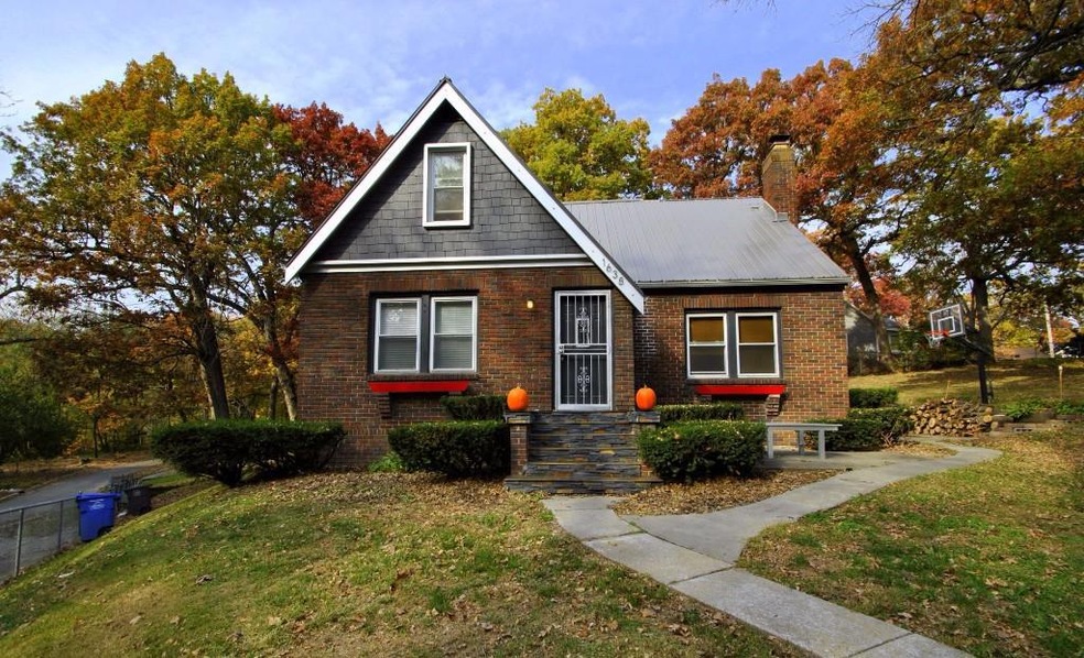 Welcome Home to 1638 24th Street!  You will love t