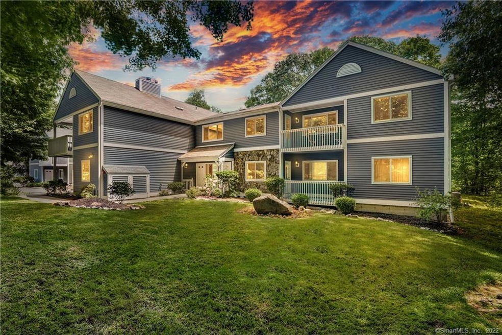 303 Fairmount Dr unit D, Monroe, CT 06468 - photo 1