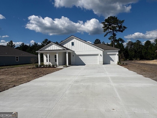 Pending $399,990 • Co-Listing Agent