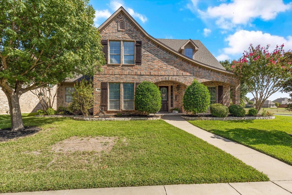 8100 Kentwood Dr, North Richland Hills, TX 76182 - photo 1