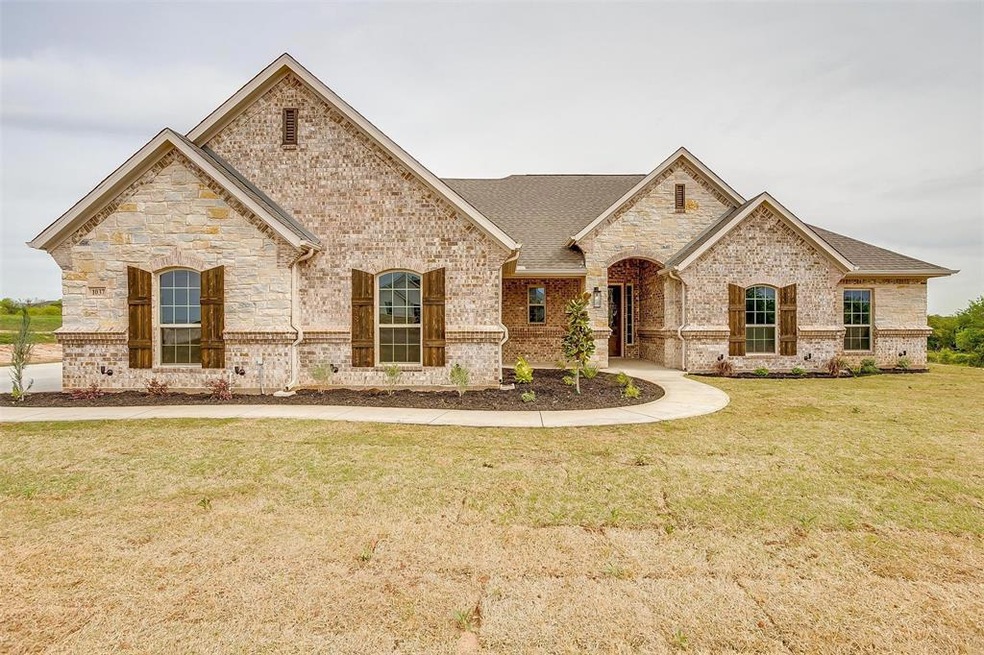 1037 Freedom Ct, Weatherford, TX 76088 - photo 1